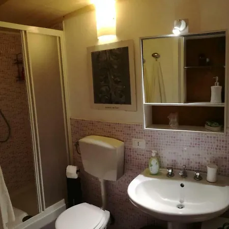 Casa Tellina Lungomare Scogliera * Ачи Костелло